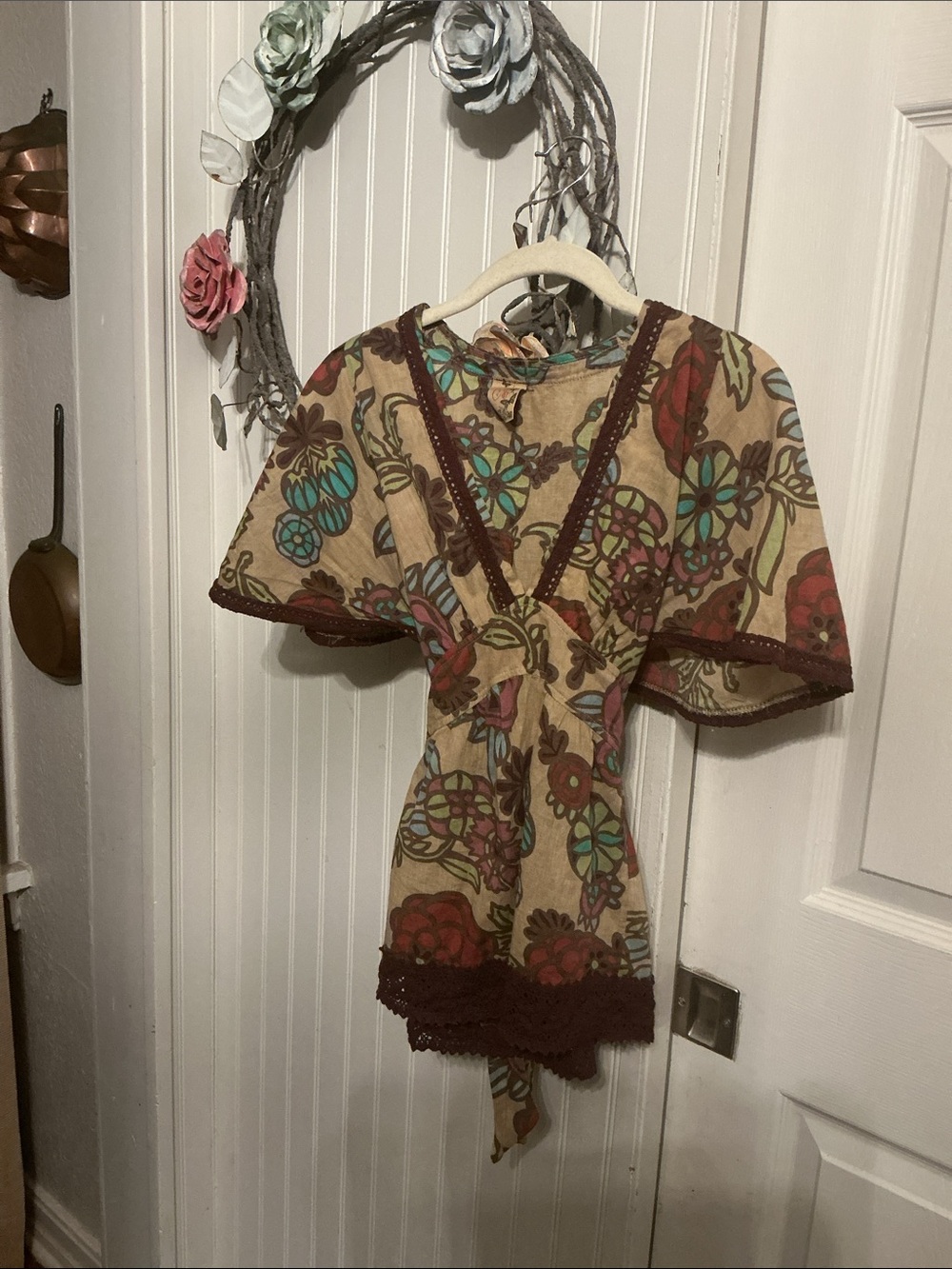 Floral V-Neck Short Sleeve Top in Beige and Multicolor100%cotton